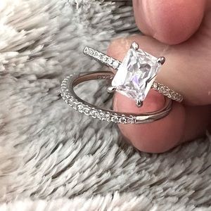 Diamond Wedding ring set NWOT